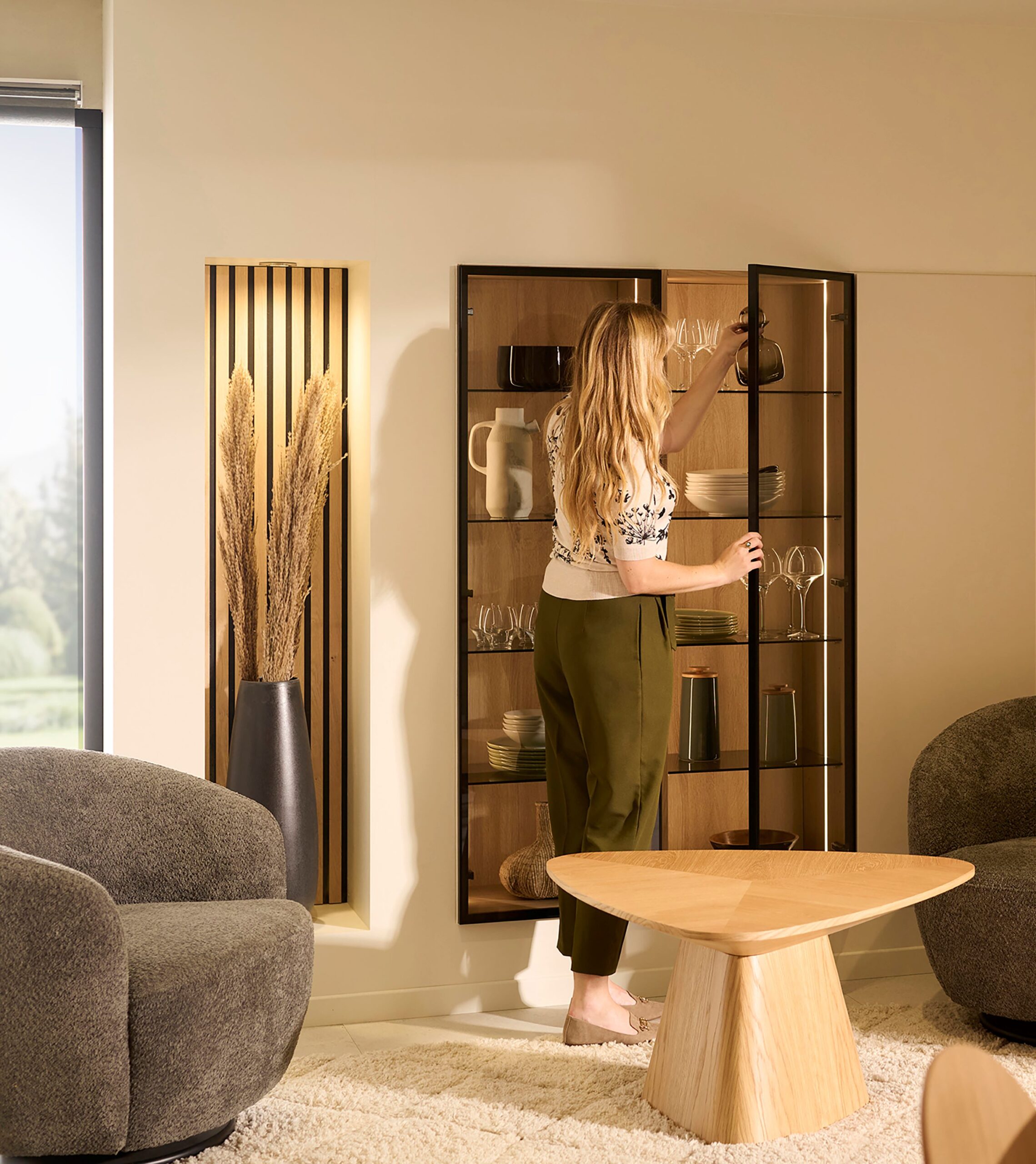 Schrankbeleuchtung sorgt im Wohnraum für ein stimmungsvolles Ambiente