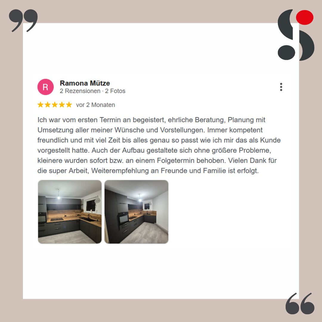 Eine Google-Rezension auf Deutsch lobt die Küchenrenovierung von SCHMIDT Küchenstudio und Wohnwelten. Zwei Fotos zeigen die moderne Küche nach der Renovierung mit neuen Schränken, Arbeitsplatten und verbessertem Grundriss.