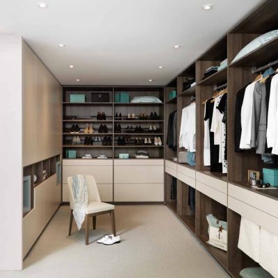 Begehbarer Kleiderschrank