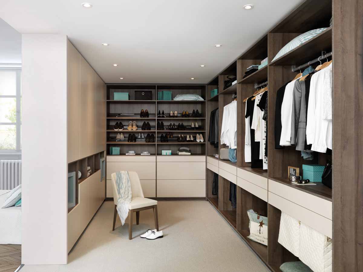 Begehbarer Kleiderschrank