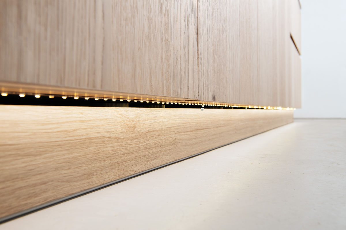 LED-Beleuchtung im Sockel